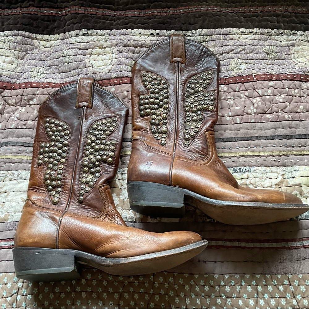 Frye Billy Size 8 Studded Boots
